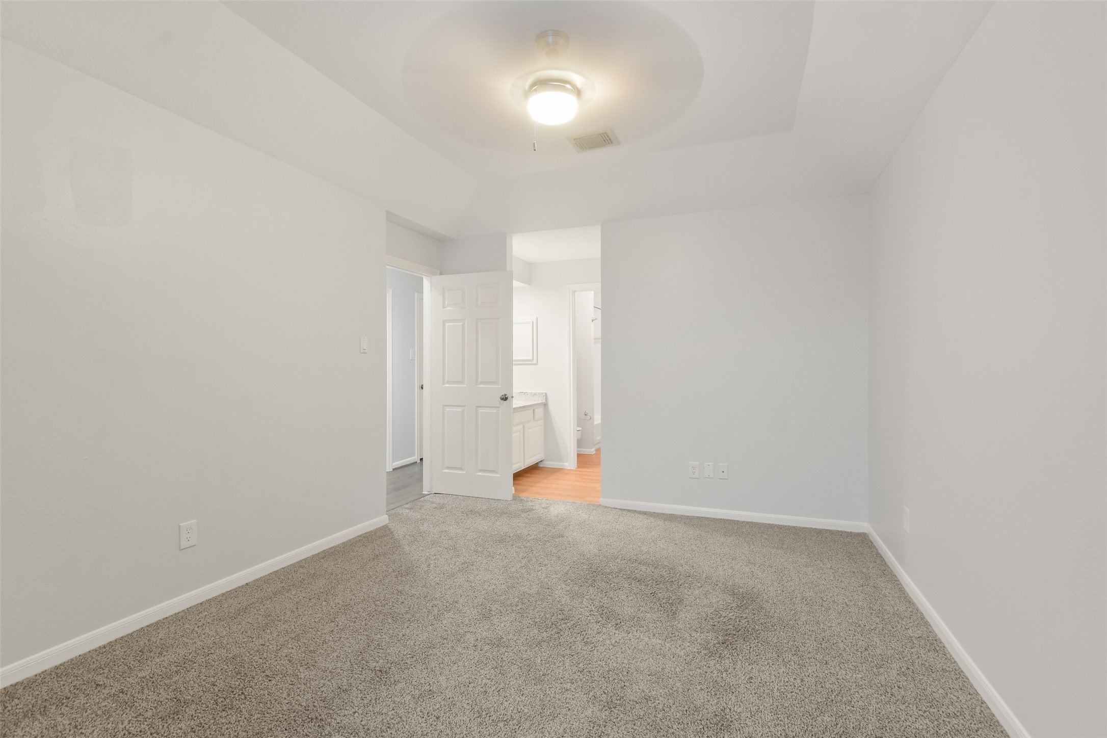 12859 Kingsbridge Lane Houston, TX 77077 - Photo 26 of 36 a view of an empty room and a window