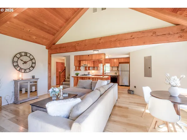 $599,000 | 24691 Hall Road, Cheshire, OR 97419