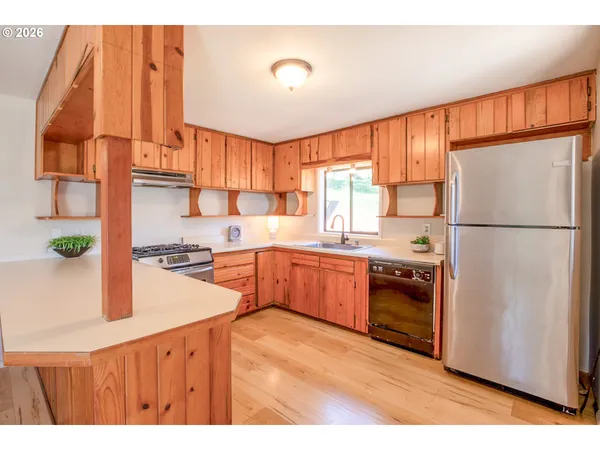 $599,000 | 24691 Hall Road, Cheshire, OR 97419