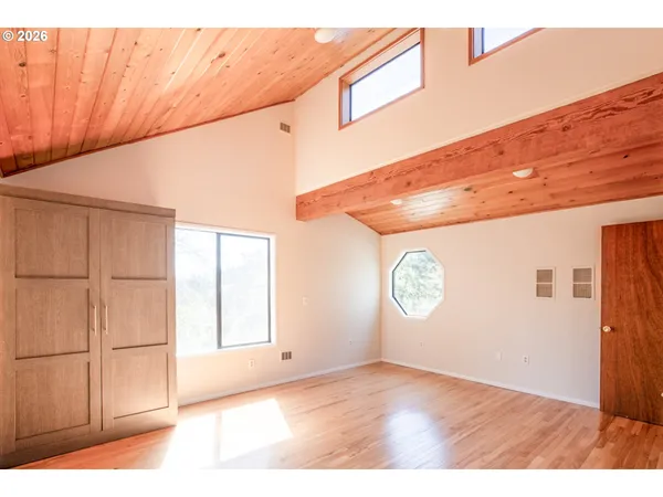 $599,000 | 24691 Hall Road, Cheshire, OR 97419