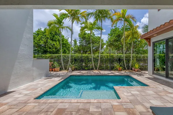 $1,688,000 | 5041 Grandiflora Road, Palm Beach Gardens, FL 33418