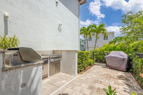 $1,688,000 | 5041 Grandiflora Road, Palm Beach Gardens, FL 33418
