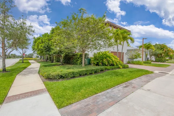 $1,688,000 | 5041 Grandiflora Road, Palm Beach Gardens, FL 33418