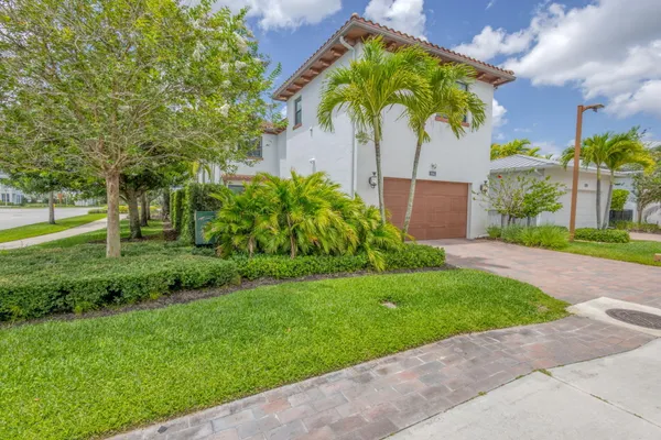 $1,688,000 | 5041 Grandiflora Road, Palm Beach Gardens, FL 33418
