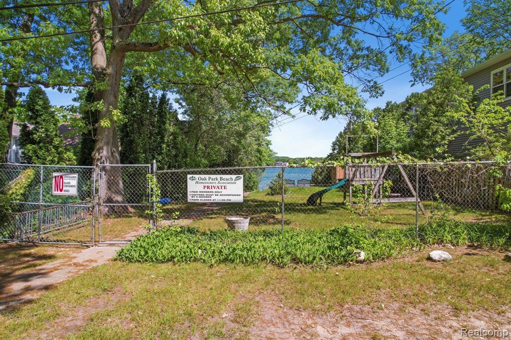 2460 Lakena Road West Bloomfield, MI 48324 - Photo 49 of 53