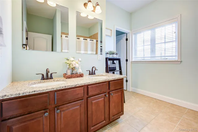 $815,000 | 20 Tanyas Court, Monroe, NY 10950