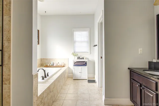 $815,000 | 20 Tanyas Court, Monroe, NY 10950