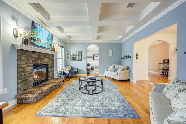 $815,000 | 20 Tanyas Court, Monroe, NY 10950