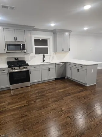 $3,500 | 135 North 15th Street, Unit 1, East Orange, NJ 07017