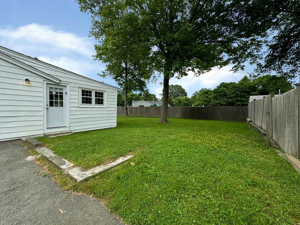 95 Josh Gray Road Rockland, MA 02370 - Photo 6 of 21 Gallery Image 6