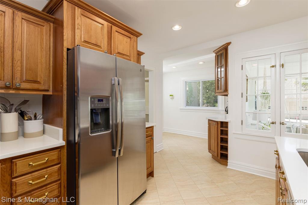 591 Fisher Road Grosse Pointe, MI 48230 - Photo 9 of 35