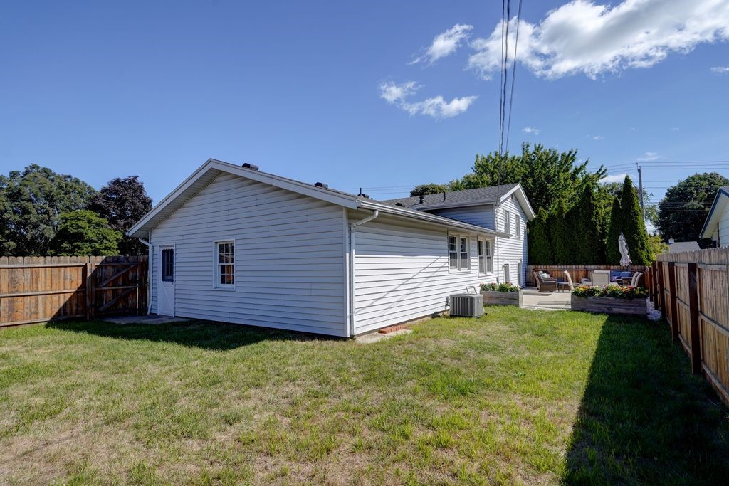 195 Kings Gate North Irondequoit, NY 14617 - Photo 39 of 49 Better than average side yard ideal for a multitud