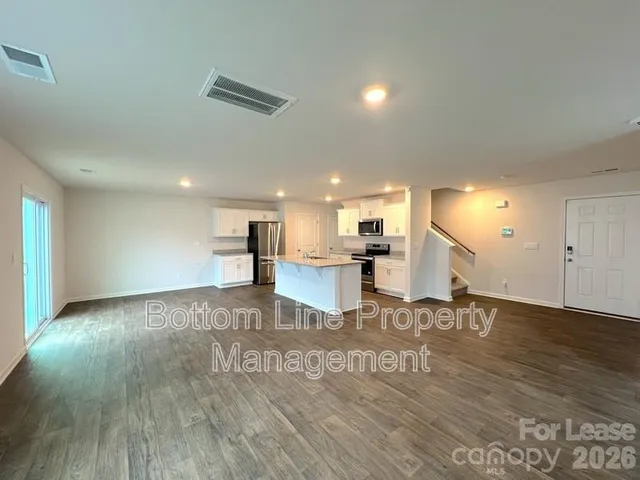 $2,100 | 1603 Blue Velvet Lane, Dallas, NC 28034