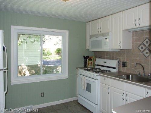 1875 Harvard Road Berkley, MI 48072 - Photo 6 of 15 Kitchen 2nd View