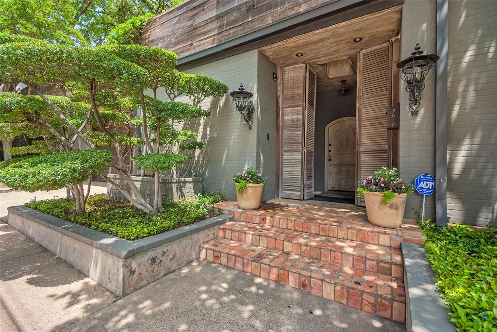 3610 Congress Avenue Dallas, TX 75219 - Photo 2 of 40 a view of a back yard of the house