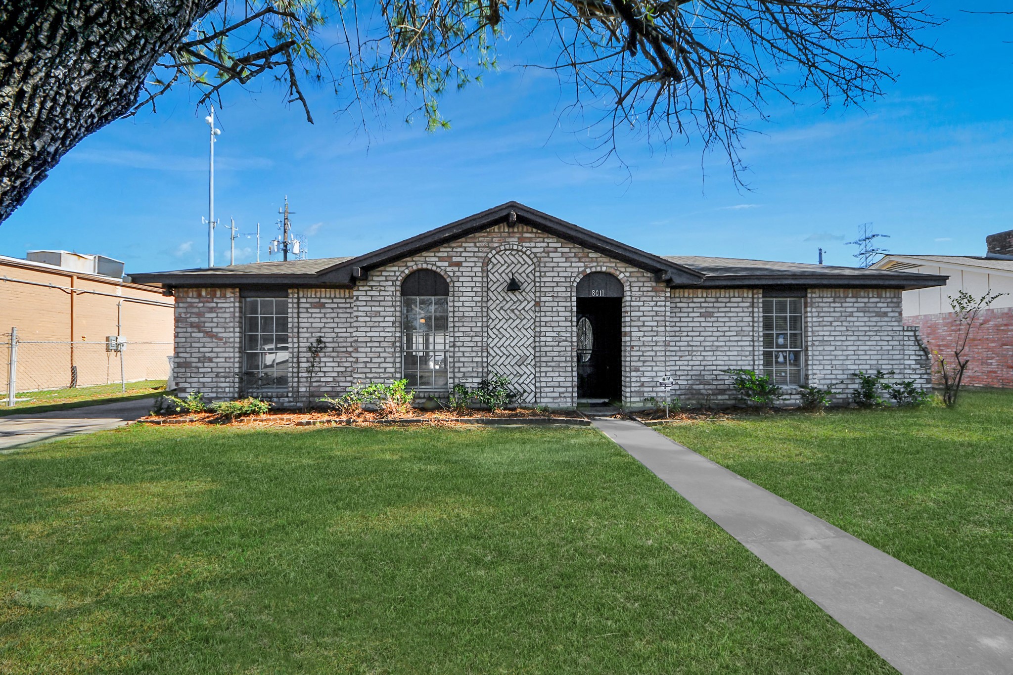 8011 La Roche Lane Houston, TX 77036 - Photo 3 of 45