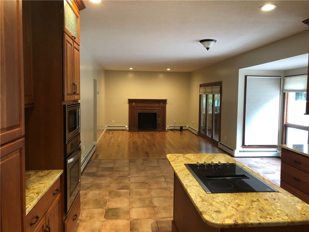 730 Laten Knight Road Cranston, RI 02921 - Photo 15 of 39