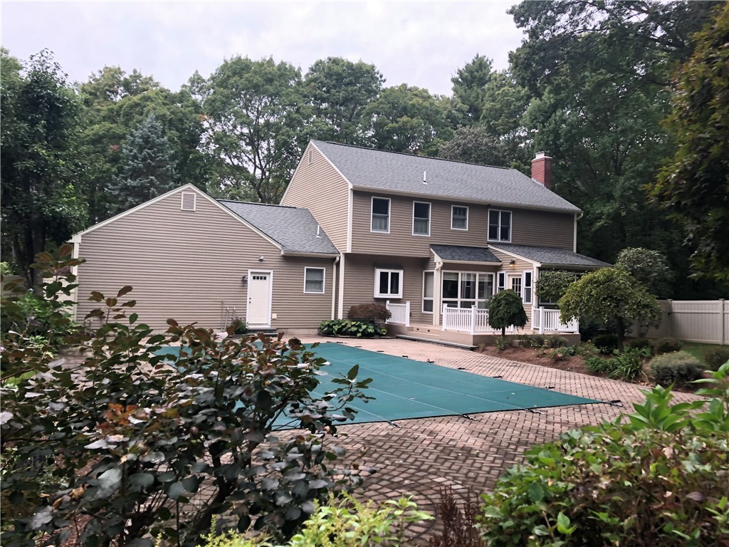 730 Laten Knight Road Cranston, RI 02921 - Photo 4 of 39