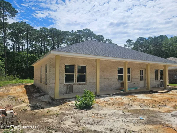 $264,999 | 628 Oak Street, Ocean Springs, MS 39564