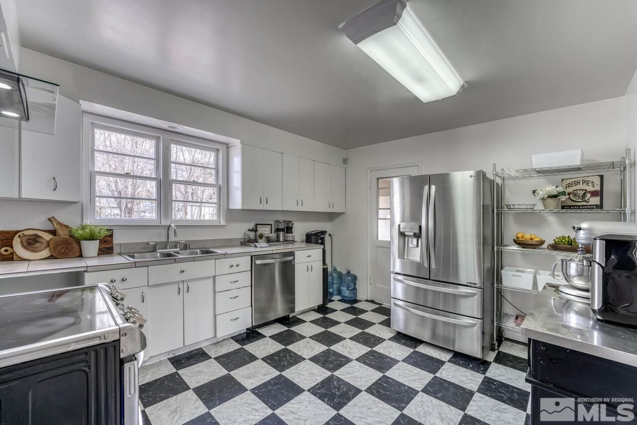 940 Bates Avenue Reno, NV 89502 - Photo 14 of 40 Photo 14