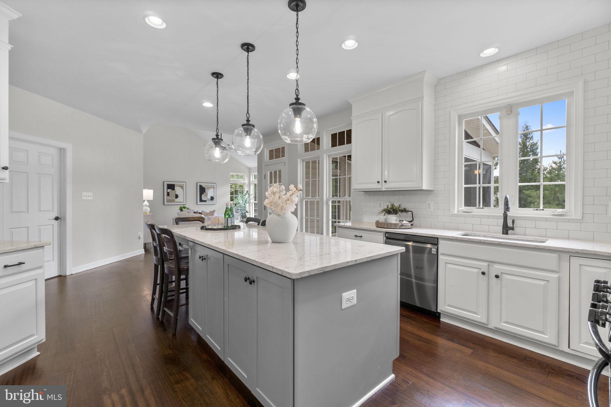 9237 Charterhouse Road Frederick, MD 21704 - Photo 10 of 89 Large Island with seating for 5