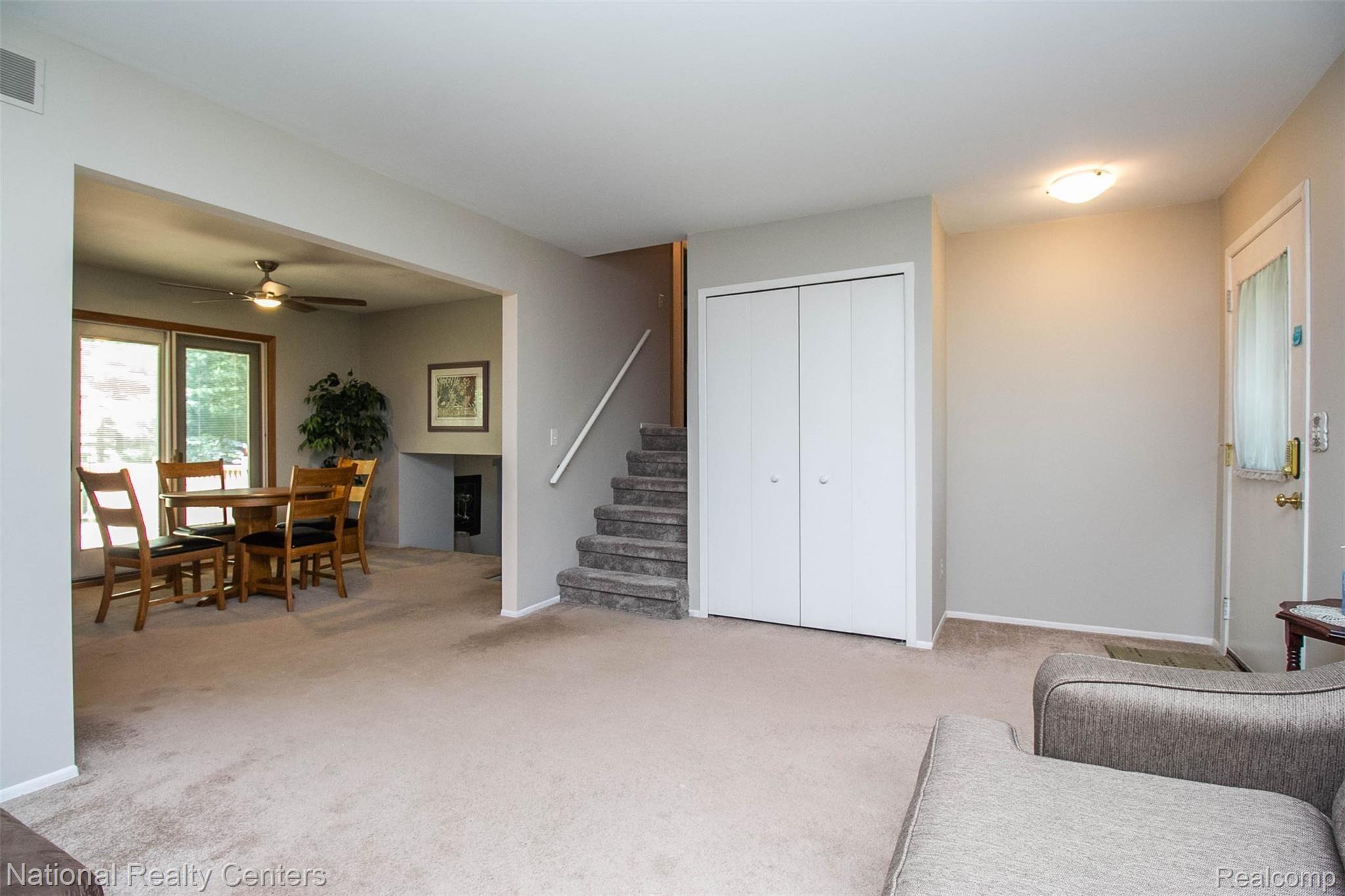 4171 England Beach Road White Lake, MI 48383 - Photo 10 of 41 7.jpg