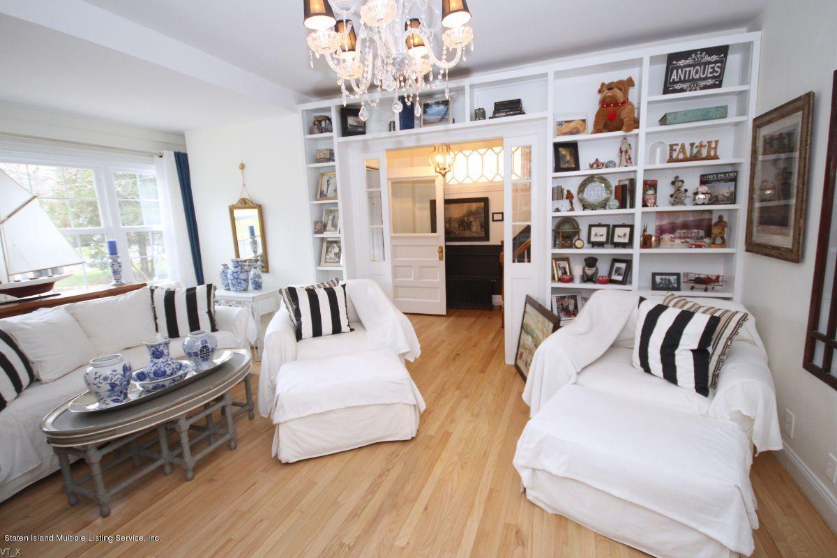 42 Duncan Road Staten Island, NY 10301 - Photo 3 of 29 Living room