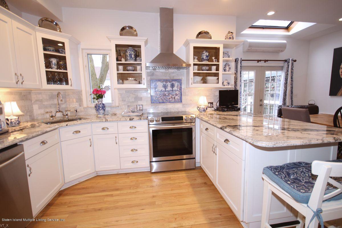 42 Duncan Road Staten Island, NY 10301 - Photo 7 of 29 U shaped Kitchen