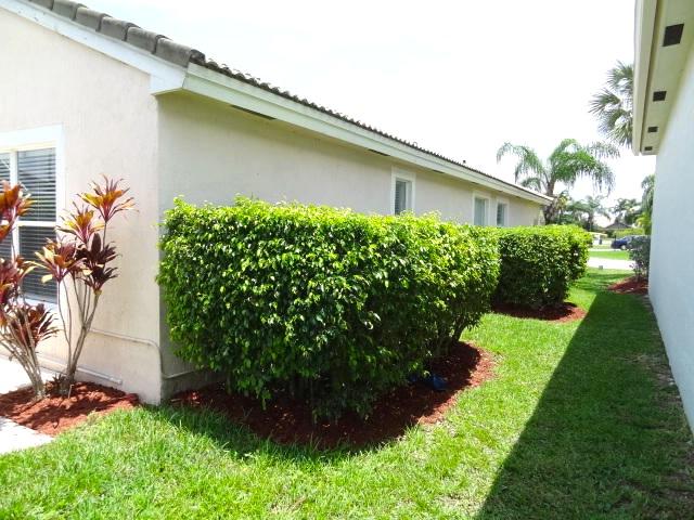 12292 St Simon Drive Boca Raton, FL 33428 - Photo 14 of 15 SIDEYARD