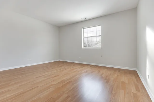 $1,925 | 86 North Victoria Lane, Unit C, Streamwood, IL 60107