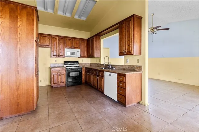$381,000 | 13590 Mica Avenue, Victorville, CA 92392