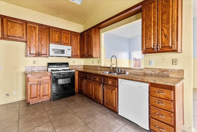 $381,000 | 13590 Mica Avenue, Victorville, CA 92392