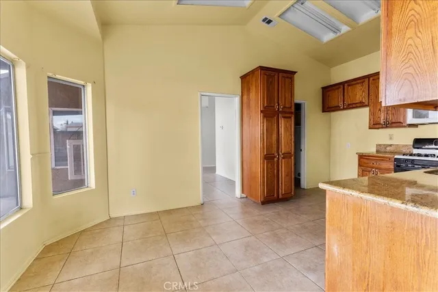 $381,000 | 13590 Mica Avenue, Victorville, CA 92392