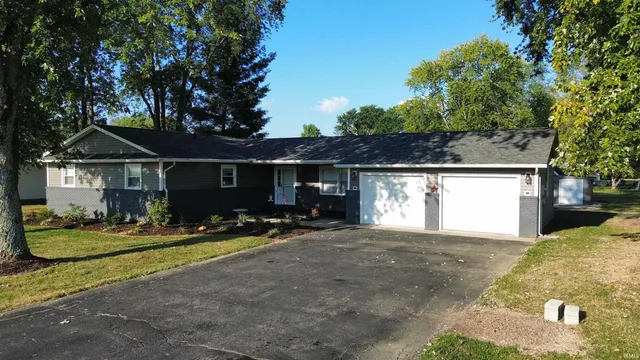 $219,900 | 11152 Stoltz Boulevard, Lawrenceville, IL 62439