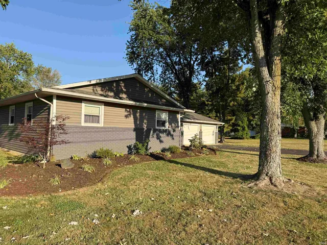 $219,900 | 11152 Stoltz Boulevard, Lawrenceville, IL 62439