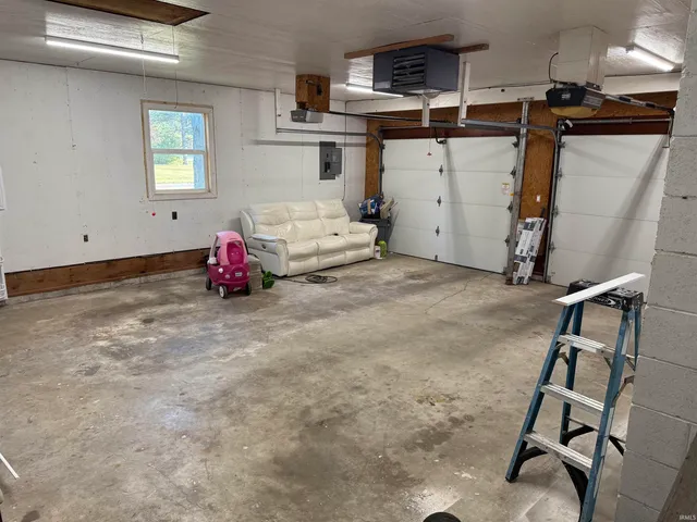 $219,900 | 11152 Stoltz Boulevard, Lawrenceville, IL 62439