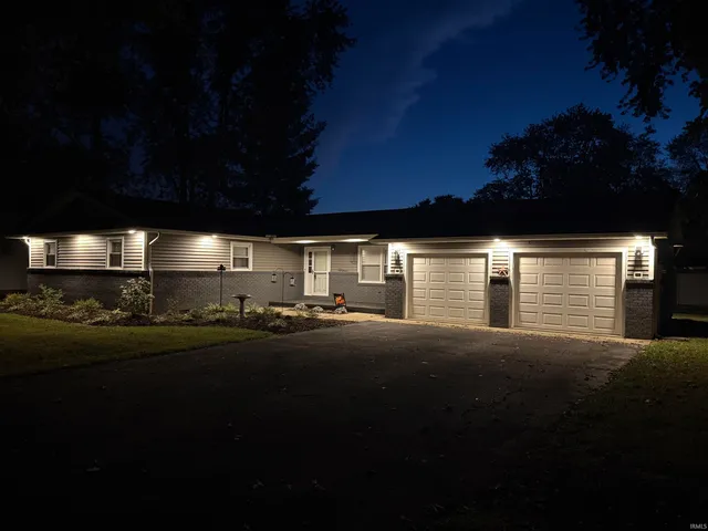 $219,900 | 11152 Stoltz Boulevard, Lawrenceville, IL 62439