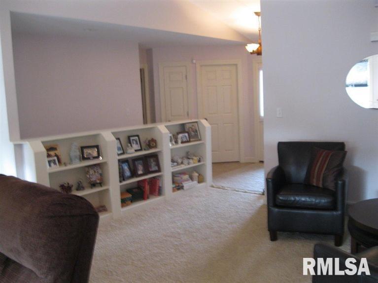 504 Mill Ridge Road Clinton, IA 52732 - Photo 3 of 24