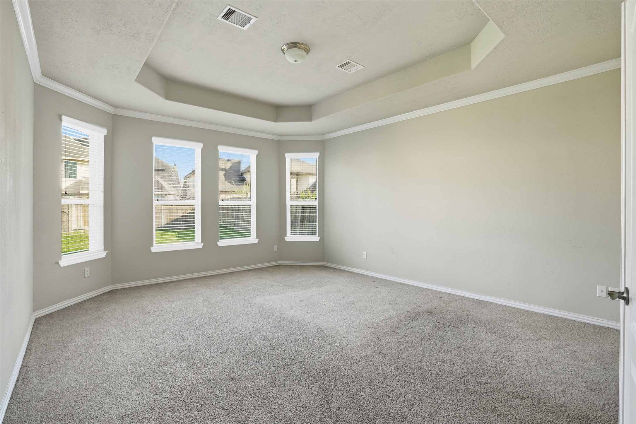 811 River Delta Lane Rosenberg, TX 77469 - Photo 13 of 35 Private primary suite located on the first floor.