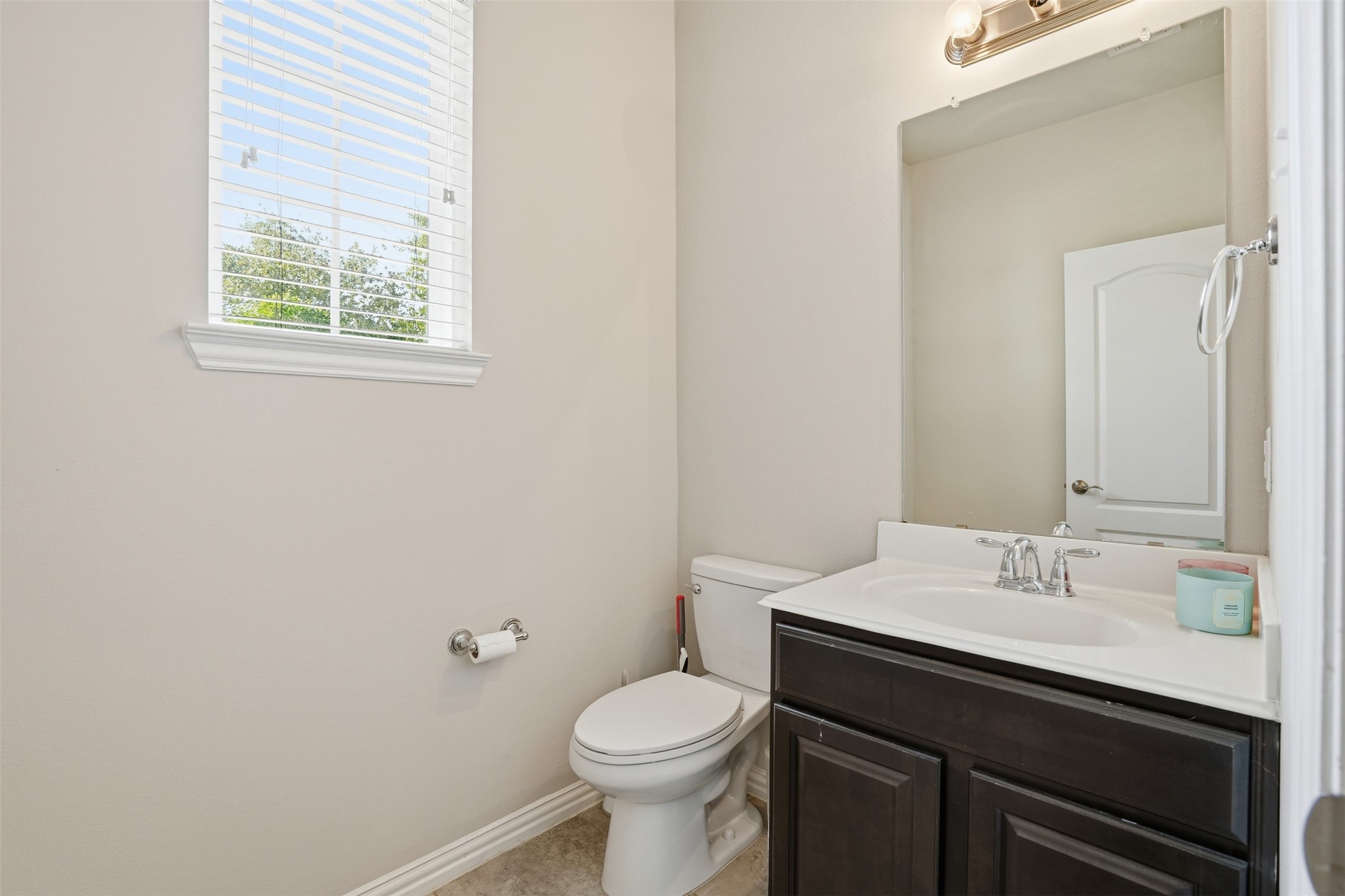 811 River Delta Lane Rosenberg, TX 77469 - Photo 19 of 35 Half bathroom is conveniently located downstairs.