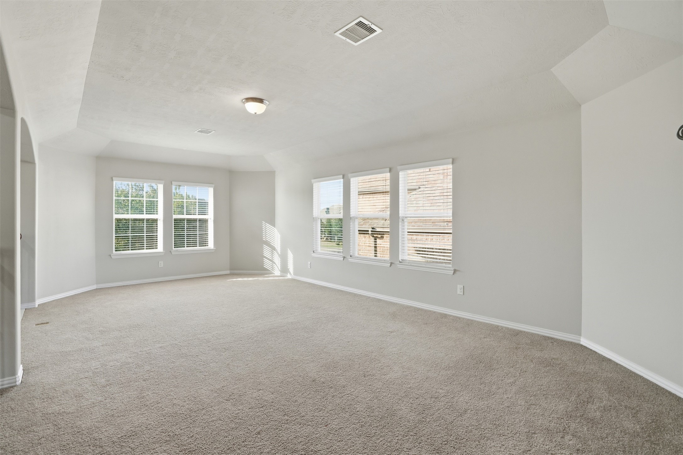 811 River Delta Lane Rosenberg, TX 77469 - Photo 20 of 35 Open low space ideal for a game room or additional living area.