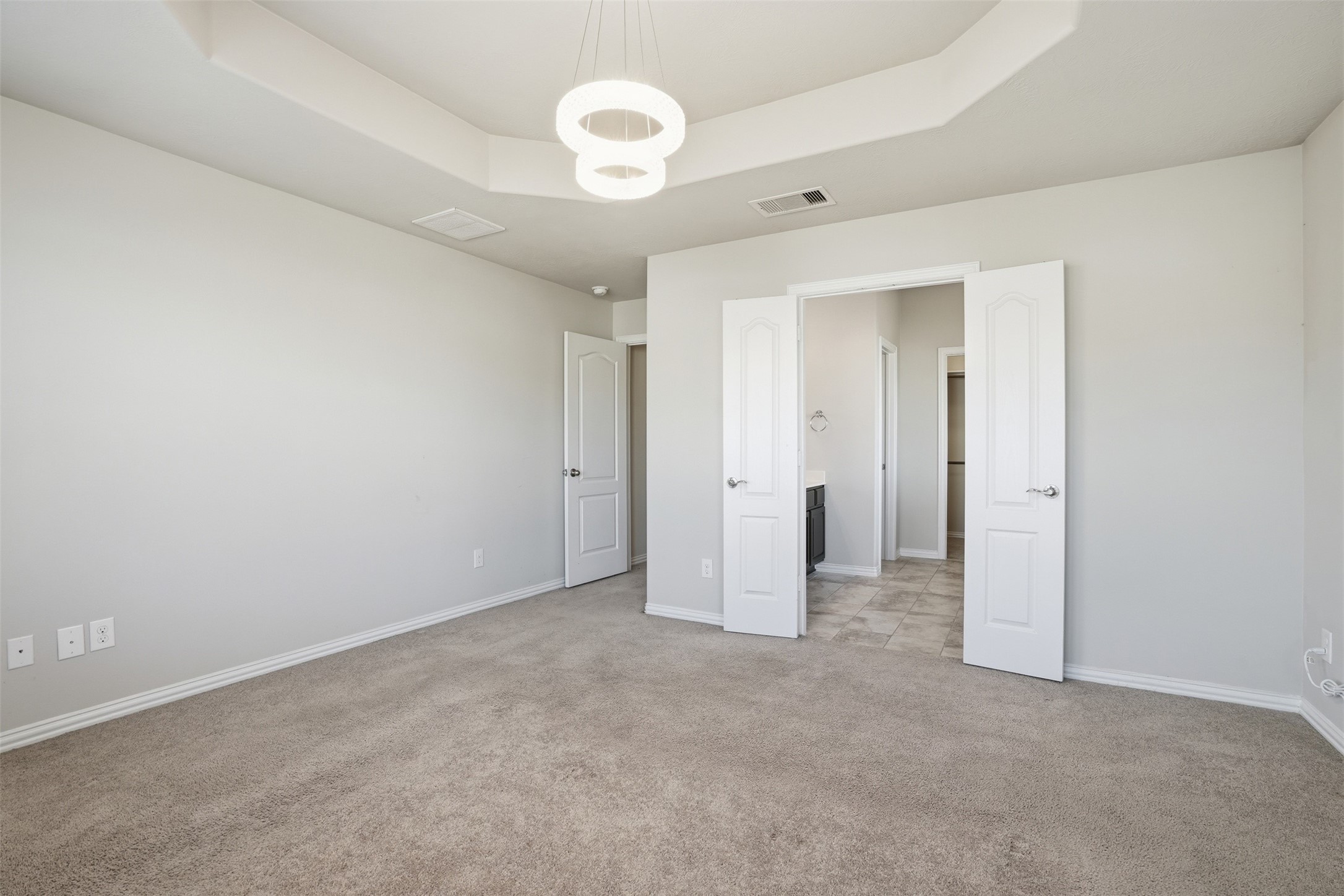 811 River Delta Lane Rosenberg, TX 77469 - Photo 23 of 35 Upstairs primary offers added privacy and flexibility.