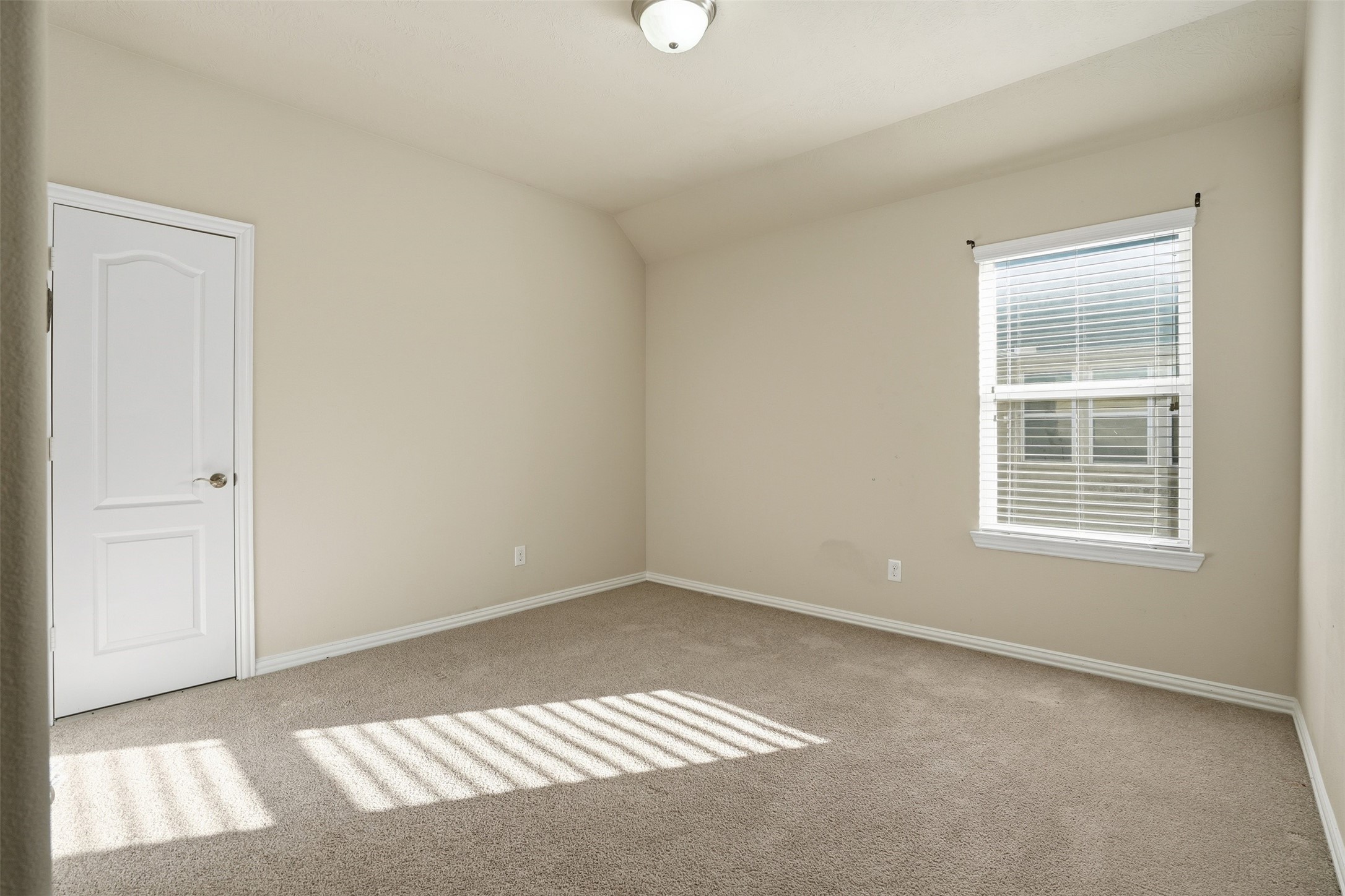 811 River Delta Lane Rosenberg, TX 77469 - Photo 27 of 35 Secondary bedrooms positioned for privacy and function.