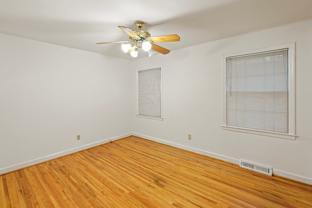 611 Marshall Road Greenwood, SC 29646 - Photo 11 of 13 Gallery Image 11