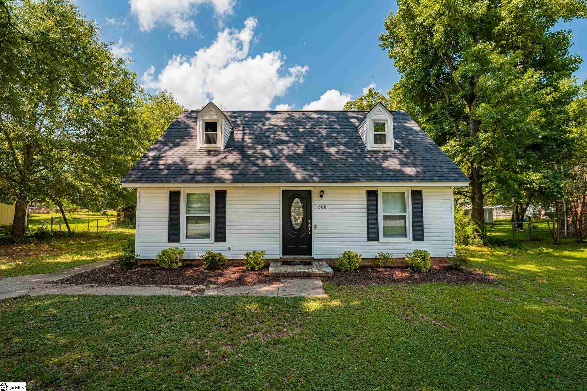 808 Davenport Road Simpsonville, SC 29680 - Photo 1 of 14 Gallery Image 1