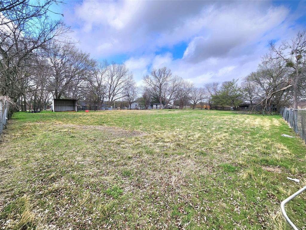 204 Ranch House Road Willow Park, TX 76087 - Photo 6 of 22 a view of a field with an trees