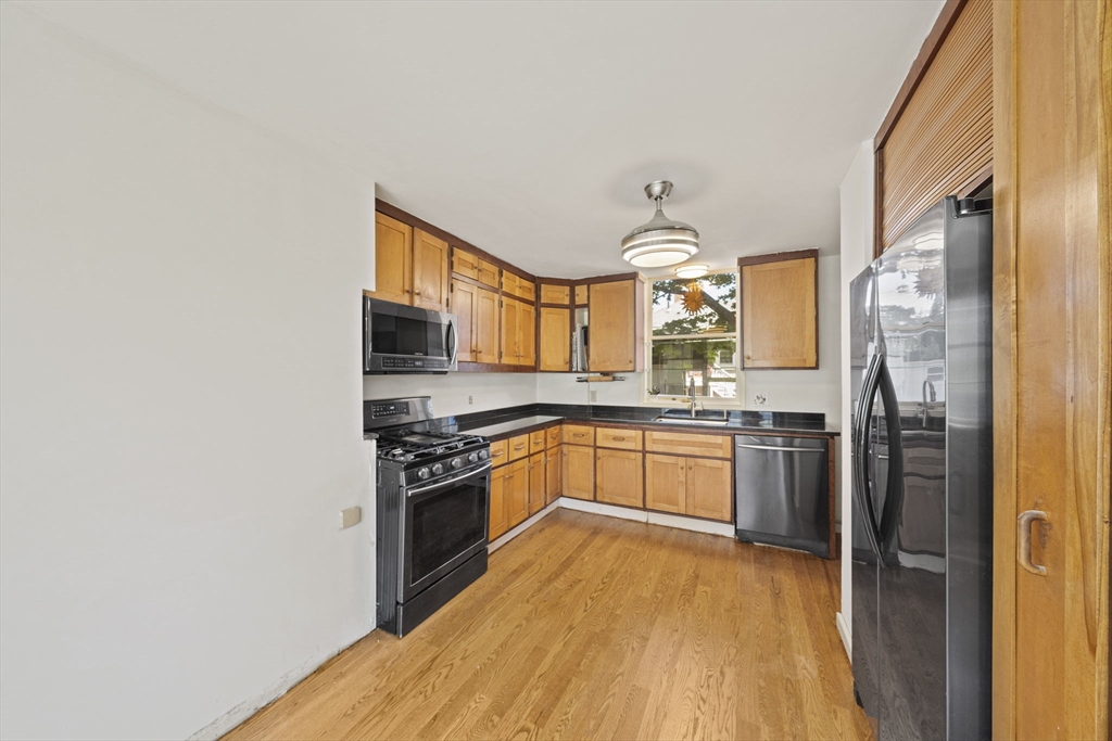 14 L Street Hull, MA 02045 - Photo 5 of 42
