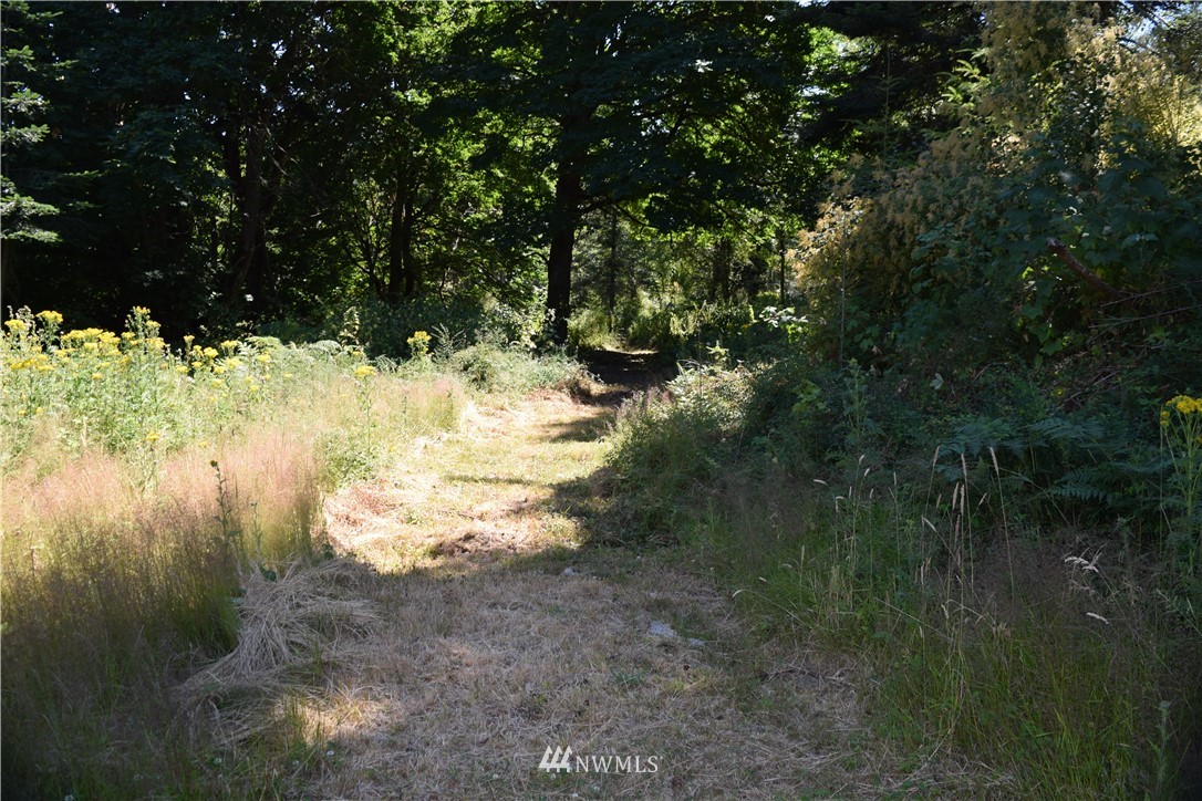 2746 Strawberry Point Road Oak Harbor, WA 98277 - Photo 12 of 25 Gallery Image 12