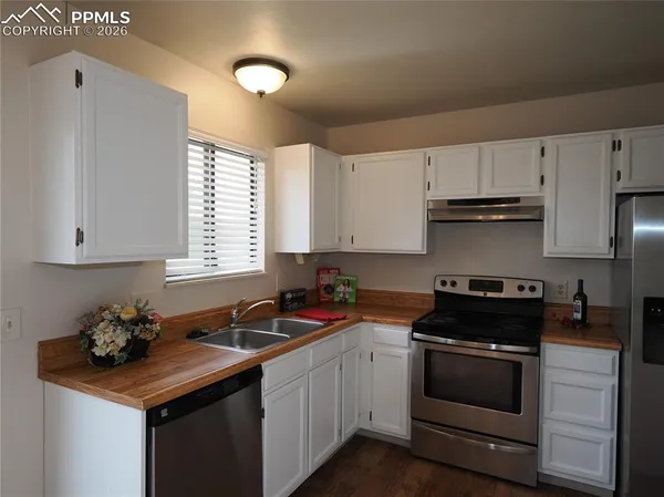 $369,900 | 7557 Stampede Drive, Colorado Springs, CO 80920