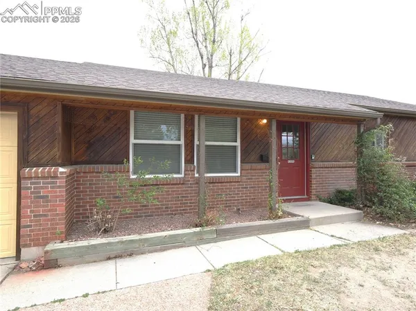 $369,900 | 7557 Stampede Drive, Colorado Springs, CO 80920